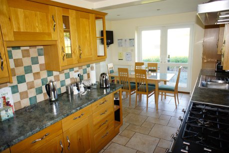 Kitchen Red Gables Country Bed & Breakfast Newport